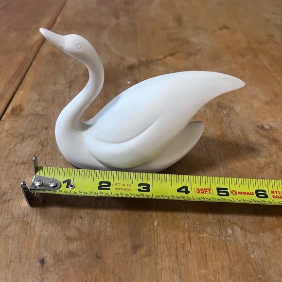 Vintage elegant bisque white swan figurine/statue  4x5 inch simple minimalist - Picture 5 of 7